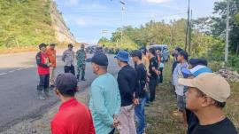 Jumat Bersih, Sinergi Warga dan Pemerintah Wujudkan Lingkungan Bersih di JLJS Trosau